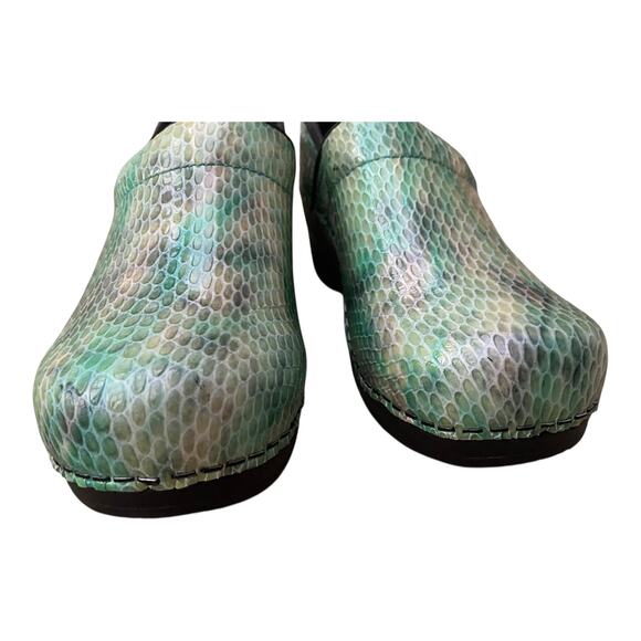 Sanita Professional Patent Leather Clogs EU 35 US 4 Iridescent Green Snake Print - Picture 9 of 15